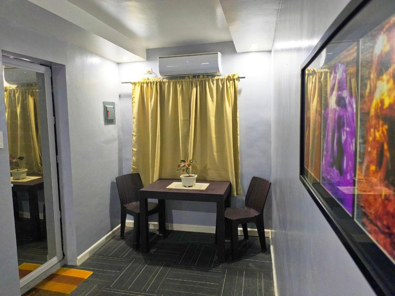 Vincent Resort Hotel Angeles Buitenkant foto