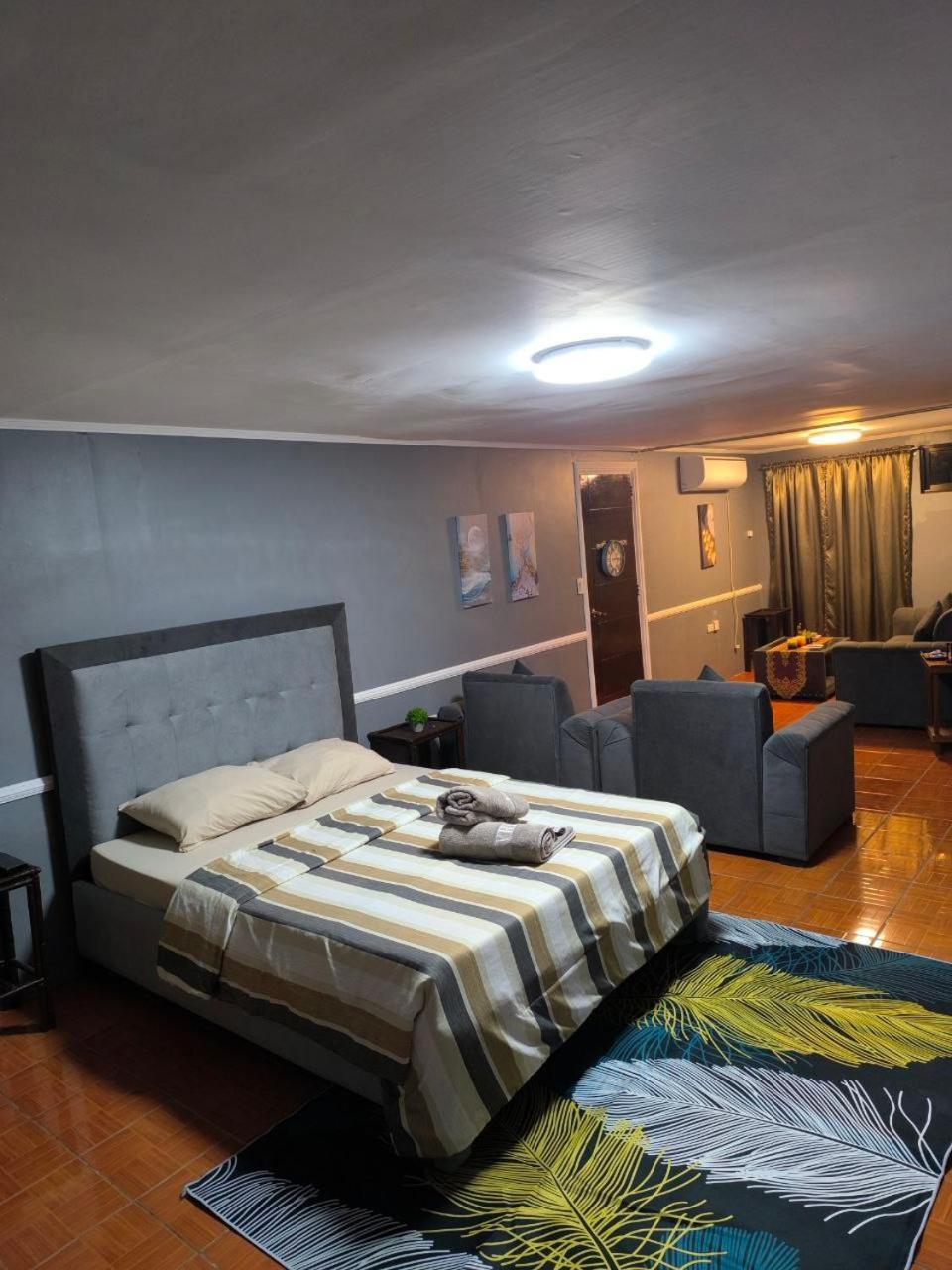 Vincent Resort Hotel Angeles Buitenkant foto