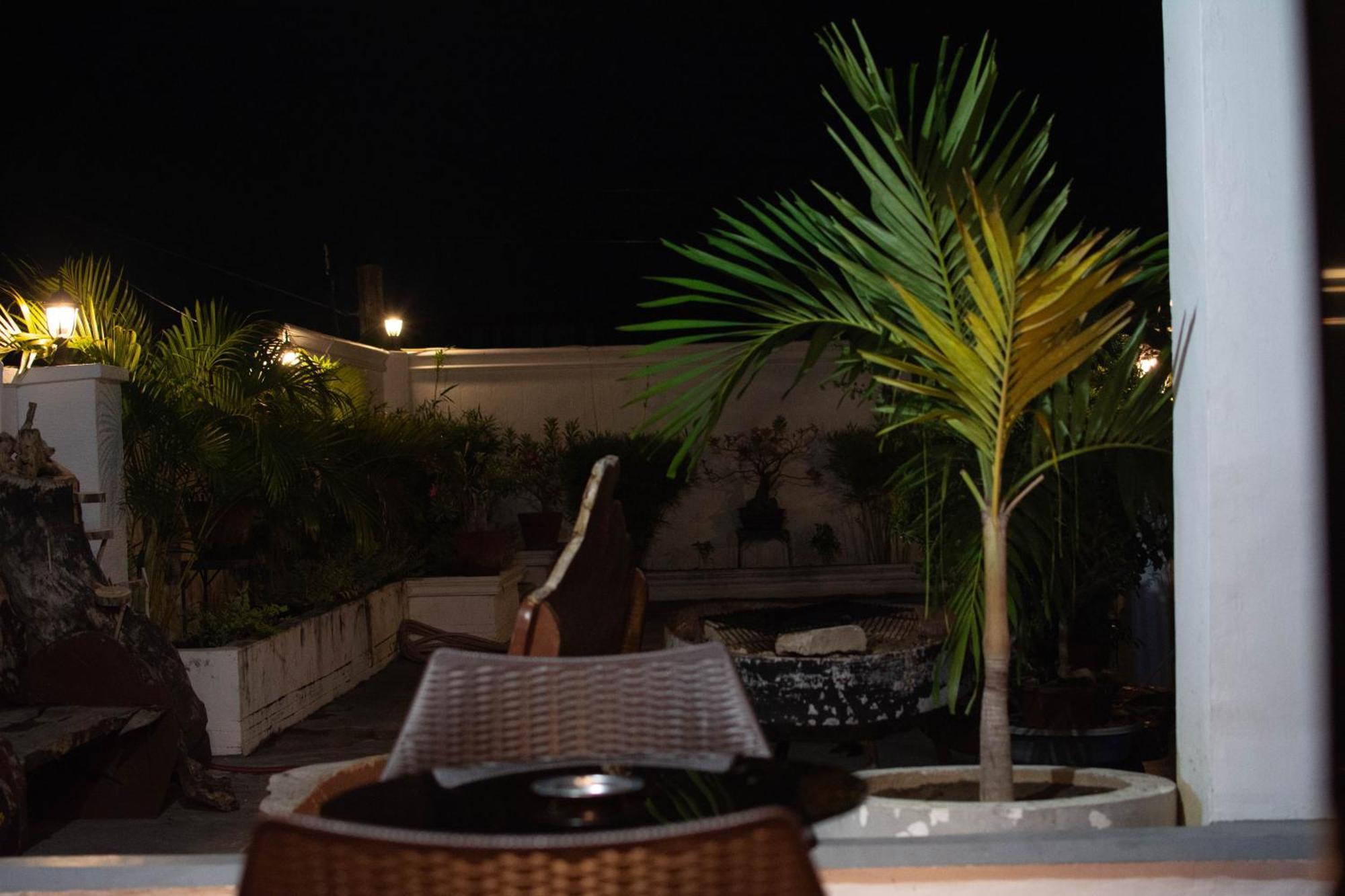 Vincent Resort Hotel Angeles Buitenkant foto
