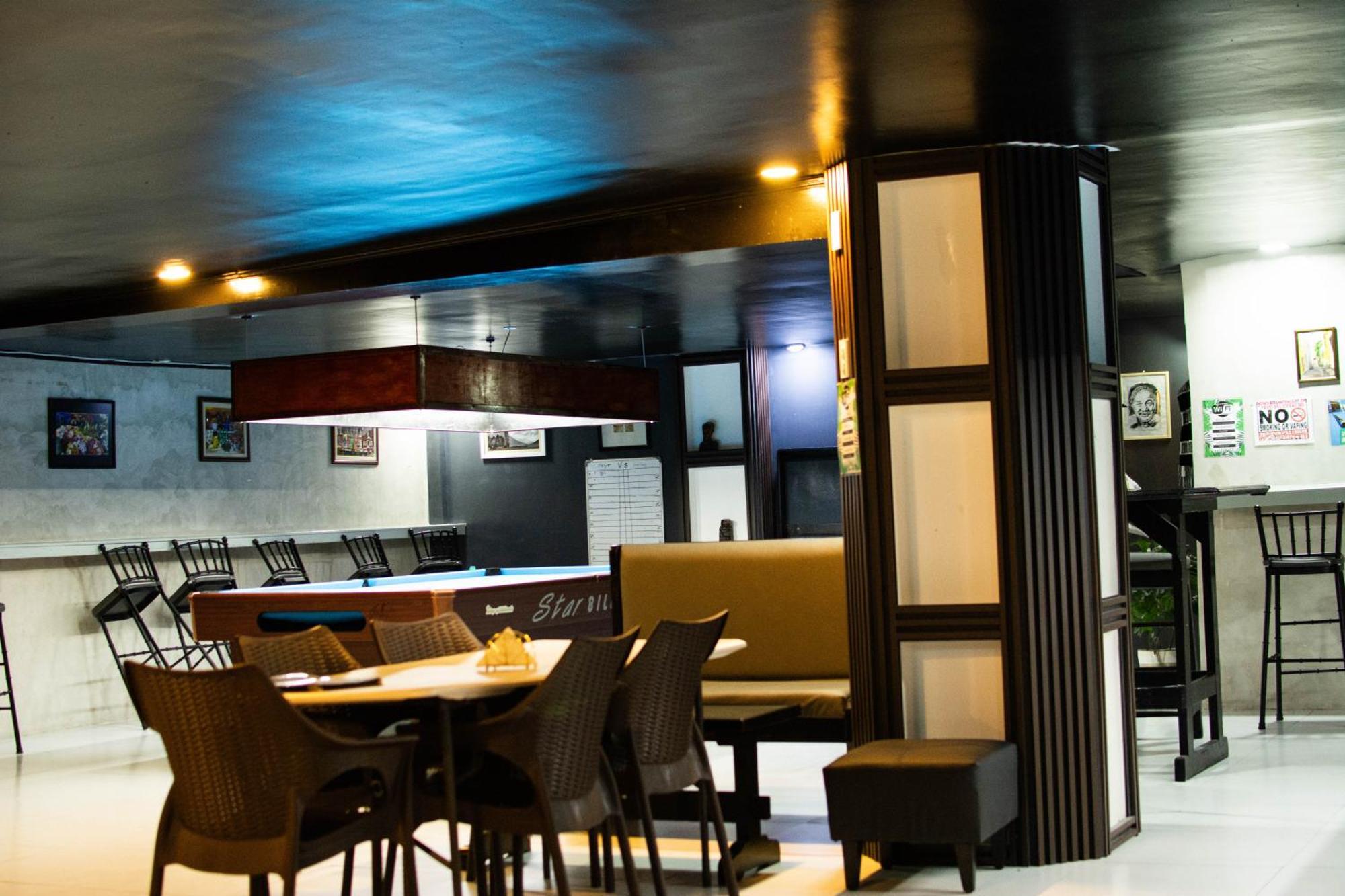 Vincent Resort Hotel Angeles Buitenkant foto
