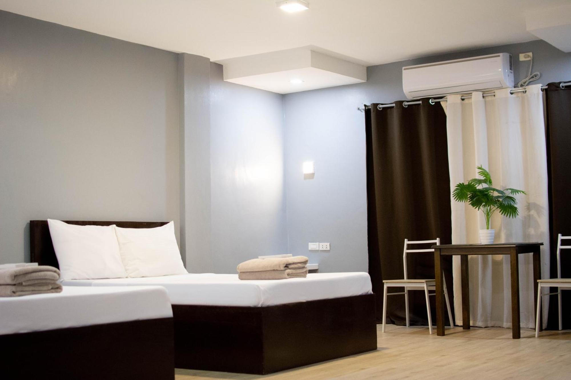 Vincent Resort Hotel Angeles Buitenkant foto